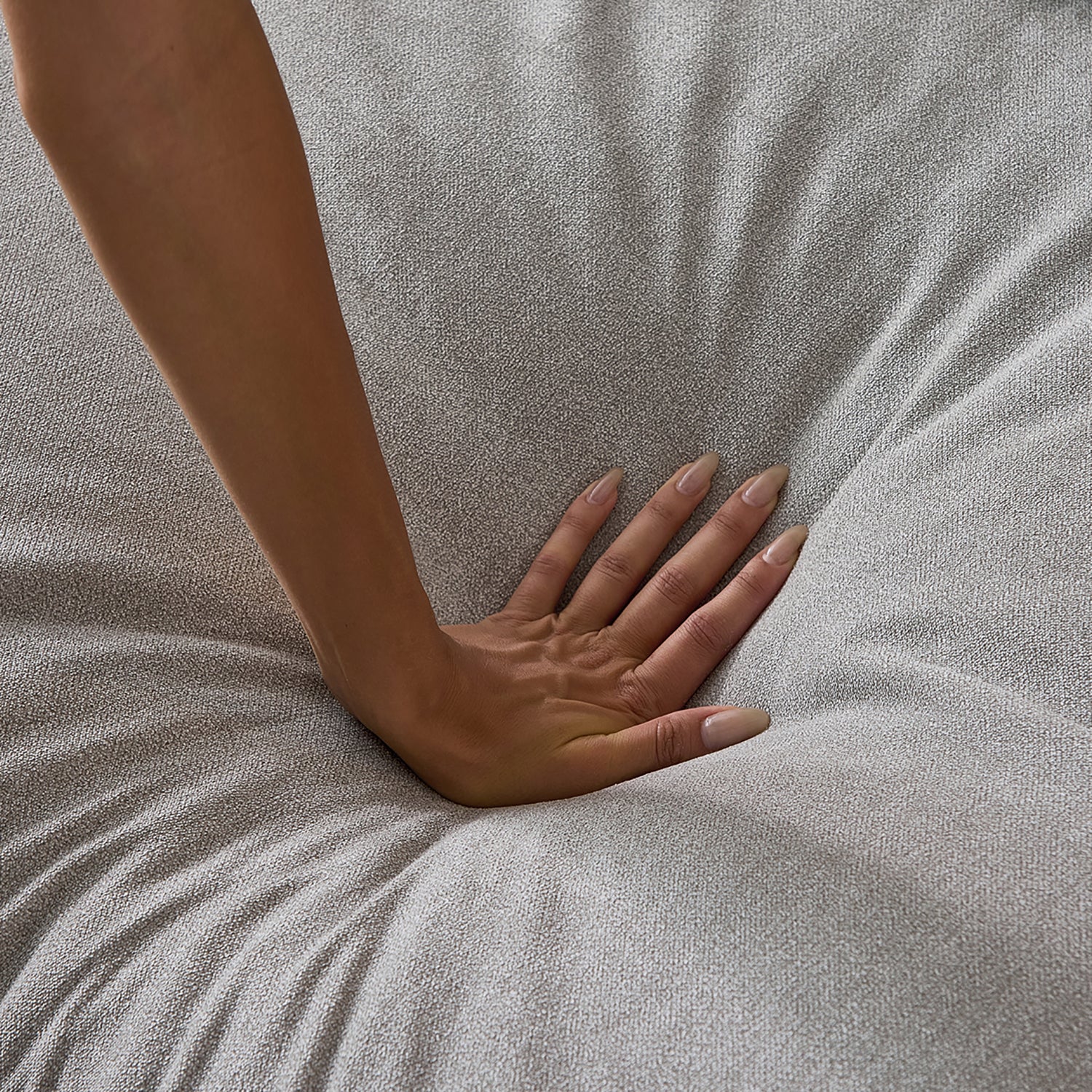 Feathers Ottoman - Image 19