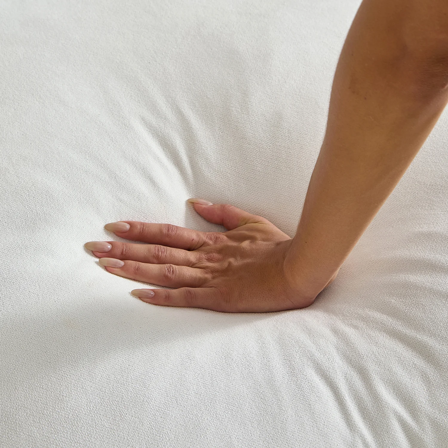 Feathers Ottoman - Image 24