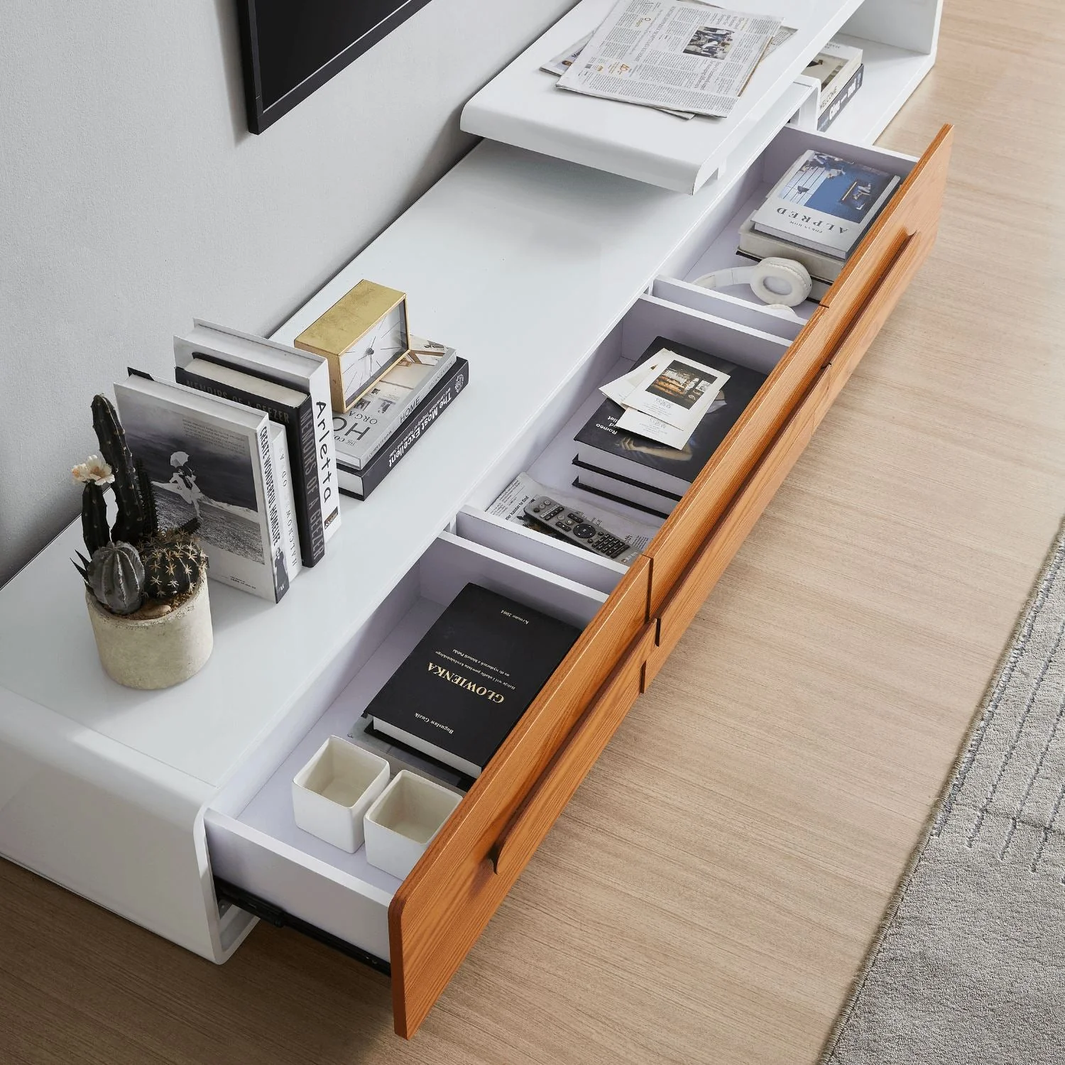 Lorean Living Room Set - Image 6